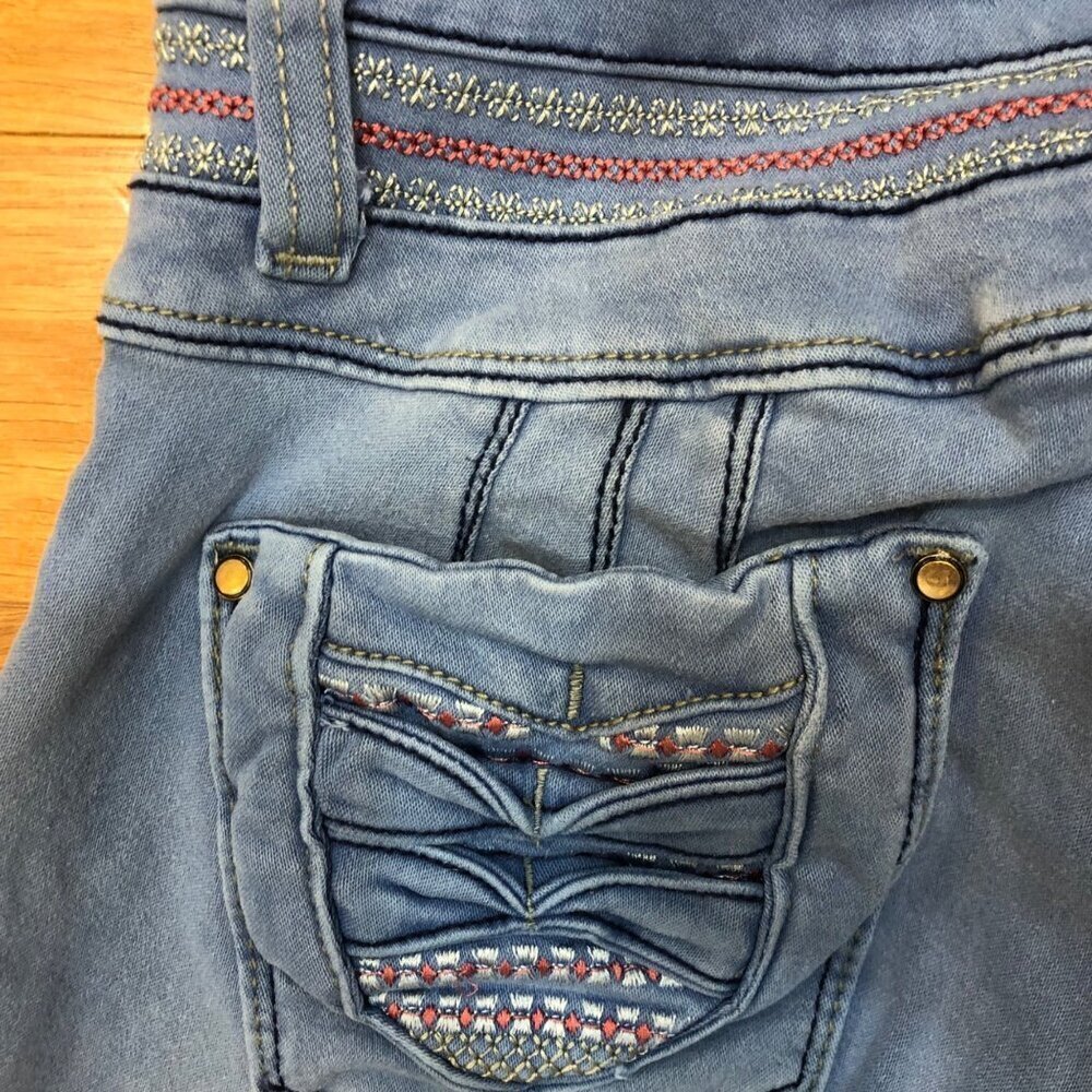 NWT Joss Star Hi Rise Columbian Style Skinny Distressed Embroidered Jeans Sz 11 - Picture 5 of 7